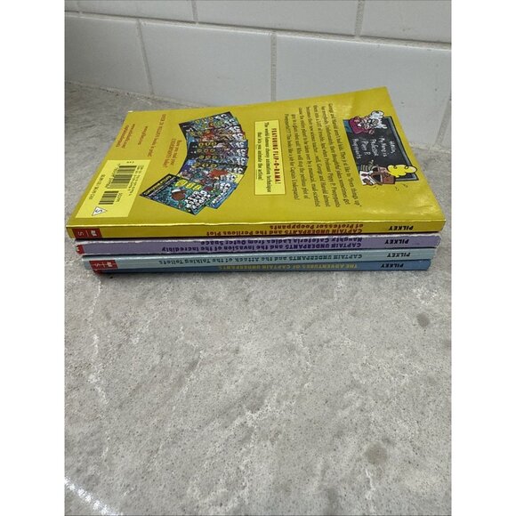 Captain Underpants paperback book. Lot of 4 various. Pre-owned. - Picture 8 of 11